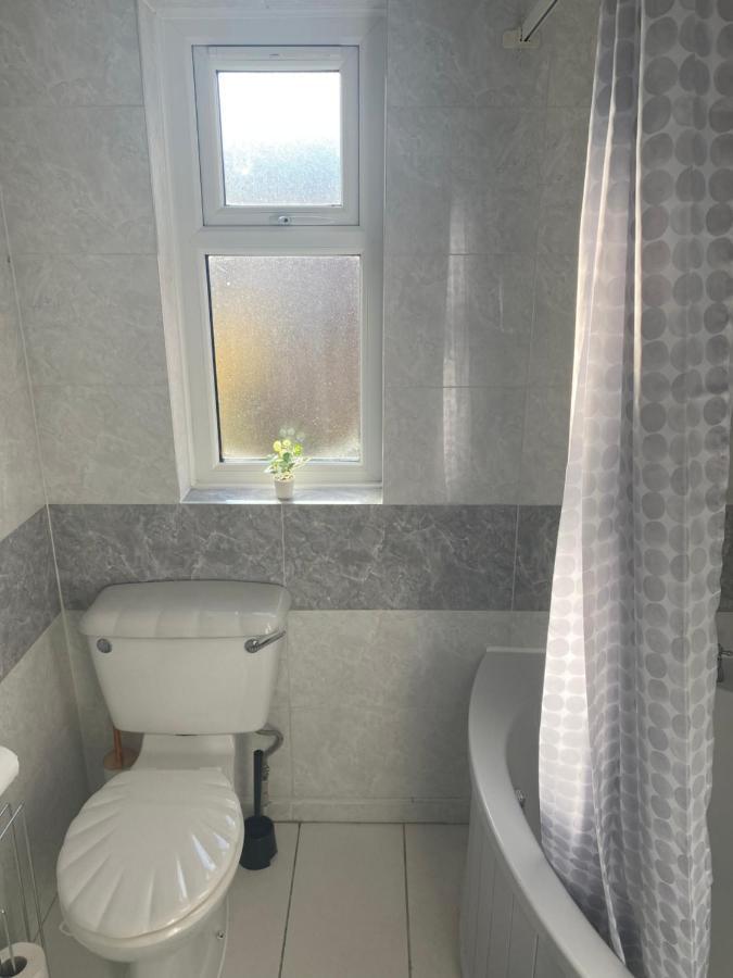 Wilton - Perfect For Contractors Private Large Drive Holiday home