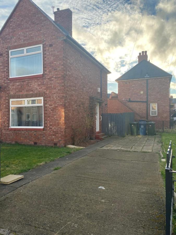Wilton - Perfect For Contractors Private Large Drive